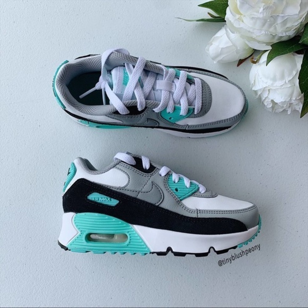 Nike Air Max 90 (GS) NWT